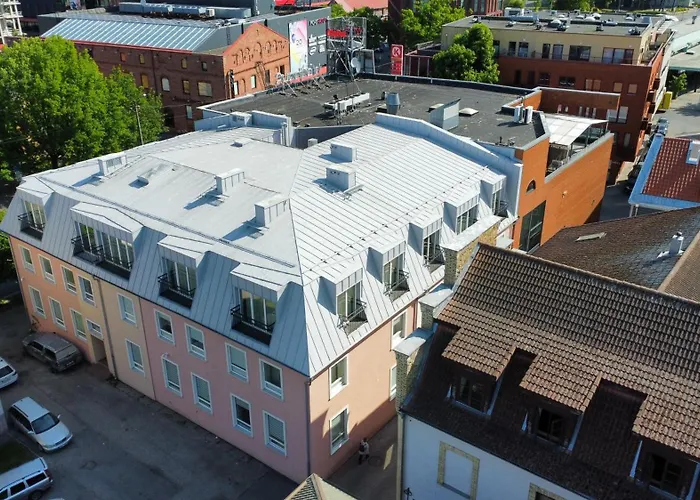 Elias Apartments